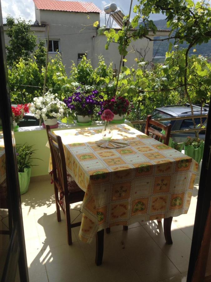 Guesthouse Aleksander Берат Экстерьер фото